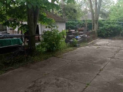 Leaf Removal service in Buffalo, 14202