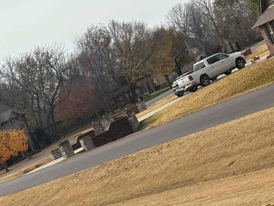 Leaf Removal service in Moore, 73160