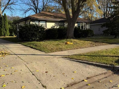 Leaf Removal service in Racine, 53403