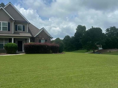 Lawn Care service in Sharpsburg, 30277