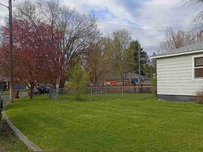 Lawn Care service in Richland, 99352