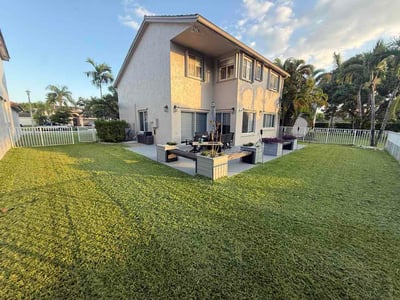 Lawn Care service in Pembroke Pines, 33026