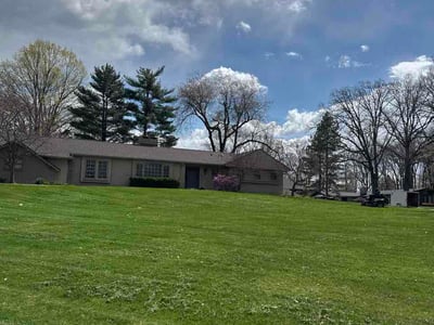 Lawn Care service in Holly, 48442