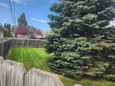 Lawn Care service in Fargo, 58102