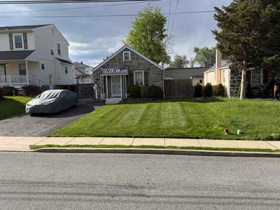 Lawn Care service in Upper Darby, 19082