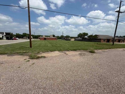 Lawn Care service in Cleburne, 76033