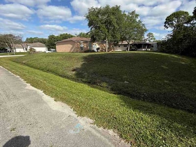 Lawn Care service in Merritt Island, 32952