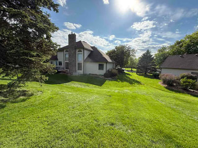 Lawn Care service in Shakopee, 55379