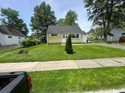 Lawn Care service in Deep River, 06417