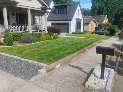 Lawn Care service in Saint Albans, 11412