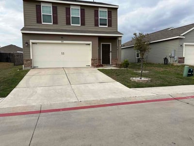 Lawn Care service in Saint Albans, 11412