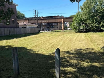 Lawn Care service in Glen Ellyn, 60137