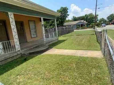 Lawn Care service in Alvarado, 76009
