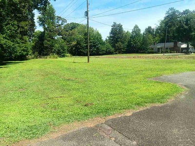 Lawn Care service in Mount Holly, 28120