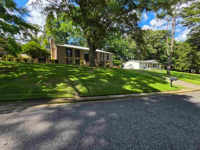 Lawn Care service in Vestavia Hills, 35216