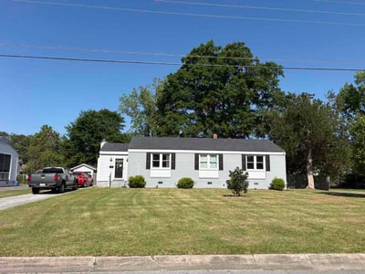 Lawn Care service in Lenoir, 28645