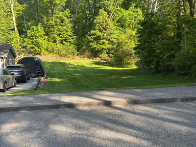 Lawn Care service in Auburn, 01501