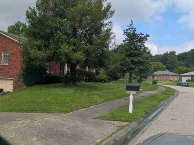 Lawn Care service in Charlestown, 47111