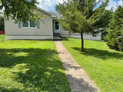 Lawn Care service in Raymore, 64083