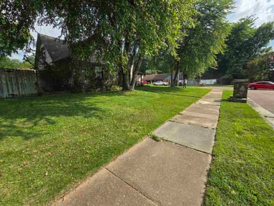 Lawn Care service in Bartlett, 38134