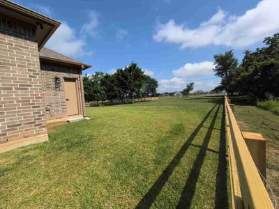 Lawn Care service in Rosharon, 77583