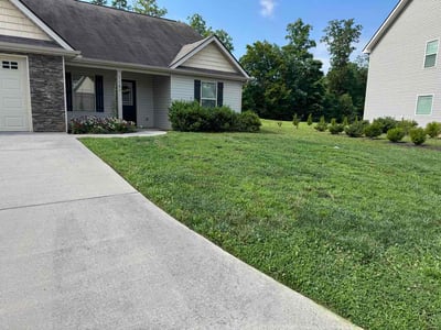 Lawn Care service in Harriman, 37748