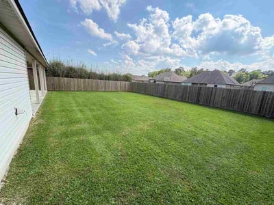 Lawn Care service in Denham Springs, 70726
