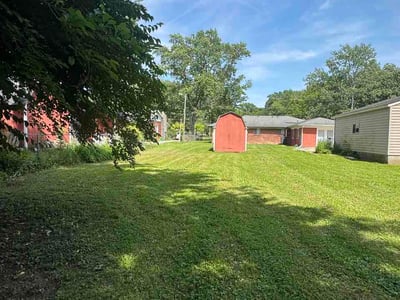 Lawn Care service in Martinsville, 46151