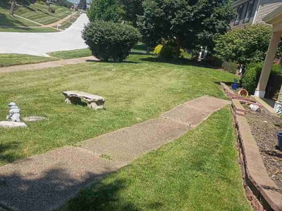 Lawn Care service in Chesterfield, 63017