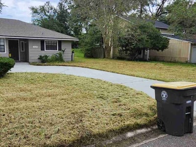 Lawn Care service in Newington, 06111