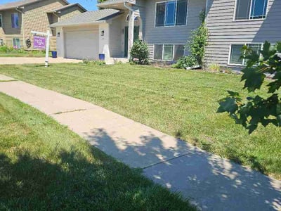Lawn Care service in Sioux Falls, 57104