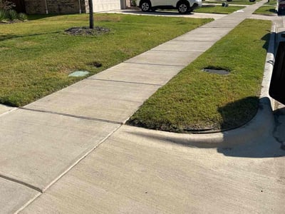 Lawn Care service in Middle Village, 11379