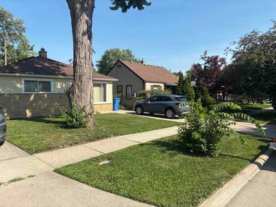 Lawn Care service in Redford, 48239