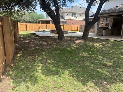 Lawn Care service in Del Valle, 78617