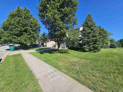 Lawn Care service in Zionsville, 46077