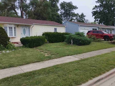 Lawn Care service in Romeoville, 60446