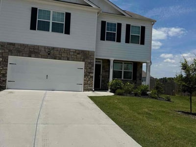 Lawn Care service in Fairburn, 30213