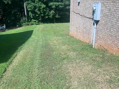 Lawn Care service in Fairburn, 30213