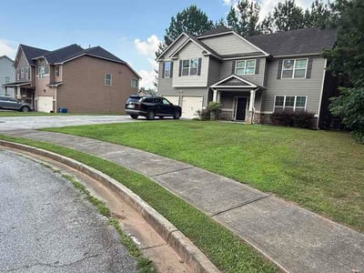 Lawn Care service in Adairsville, 30103