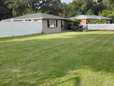 Lawn Care service in Cantonment, 32533