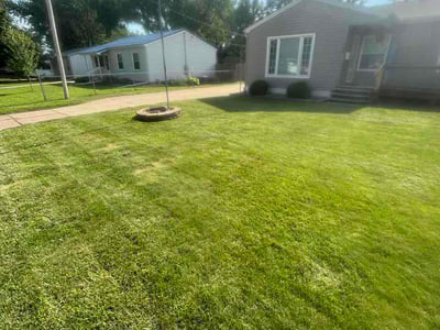 Lawn Care service in Waterloo, 50701