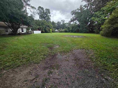 Lawn Care service in Riviera Beach, 33404