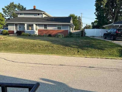 Lawn Care service in Greenfield, 53220