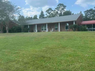 Lawn Care service in Pensacola, 32501