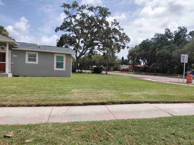 Lawn Care service in Dunedin, 34698