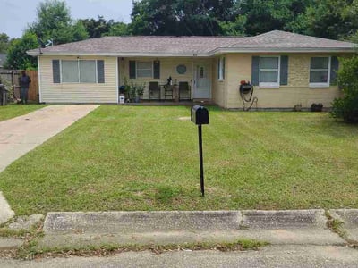 Lawn Care service in Gulf Breeze, 32561