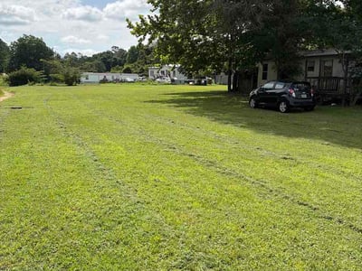 Lawn Care service in Milton, 32570