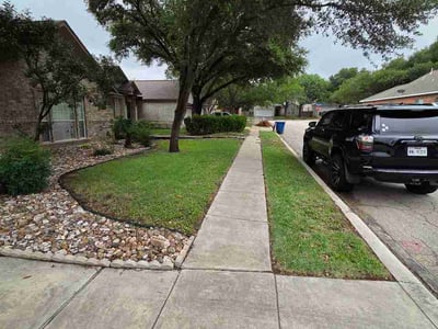 Lawn Care service in Selma, 78154