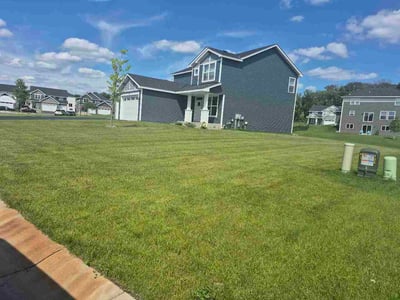 Lawn Care service in Inver Grove Heights, 55076