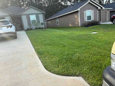 Lawn Care service in Angleton, 77515